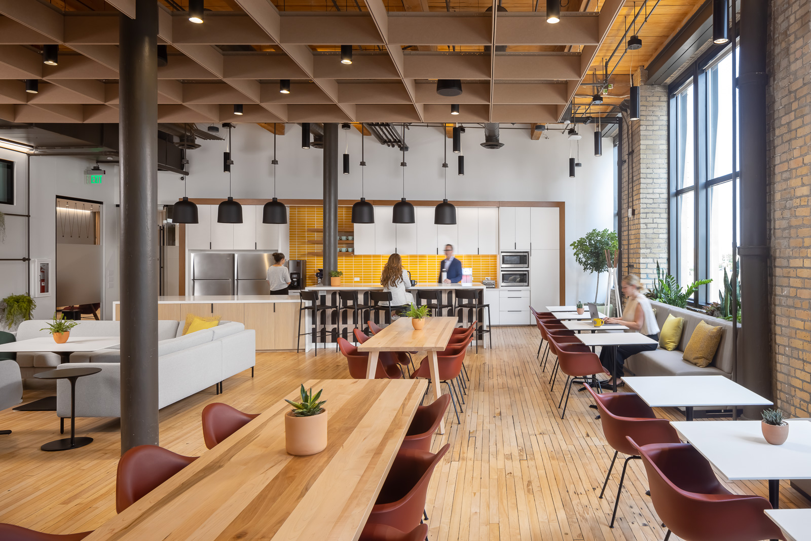 GLOBAL MANAGEMENT CONSULTING FIRM visual data 3